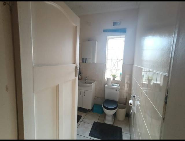 4 BEDROOM PROPERTY TO RENT IN SELECTION PARK